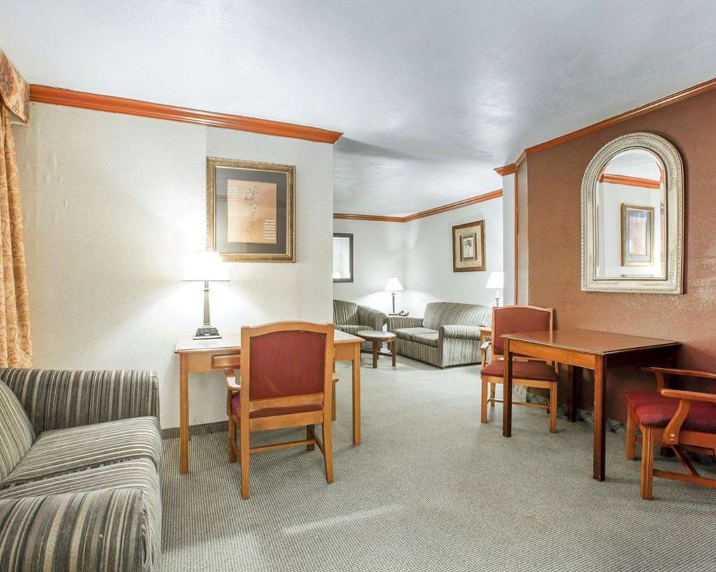 Clarion Inn Conference Center Modesto Zewnętrze zdjęcie