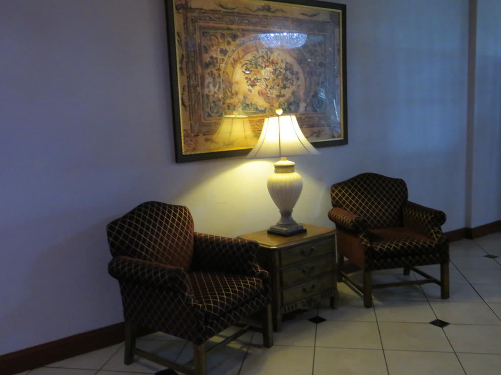 Clarion Inn Conference Center Modesto Zewnętrze zdjęcie