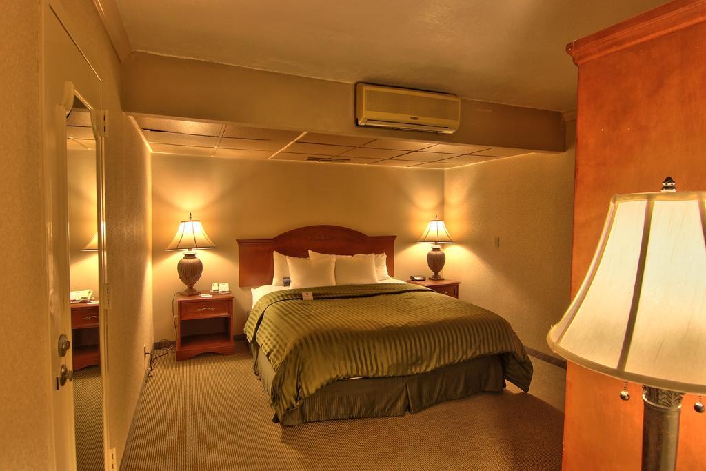 Clarion Inn Conference Center Modesto Zewnętrze zdjęcie