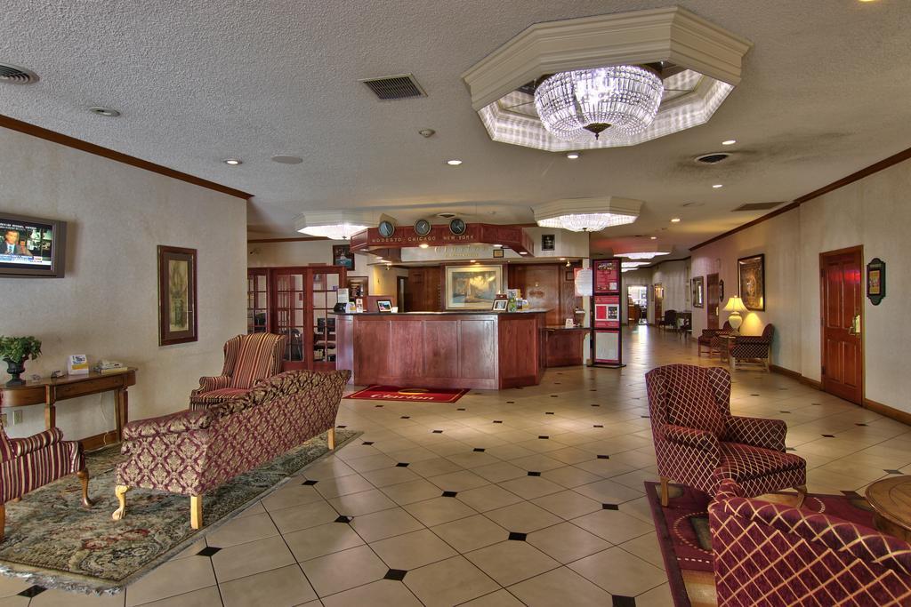Clarion Inn Conference Center Modesto Zewnętrze zdjęcie